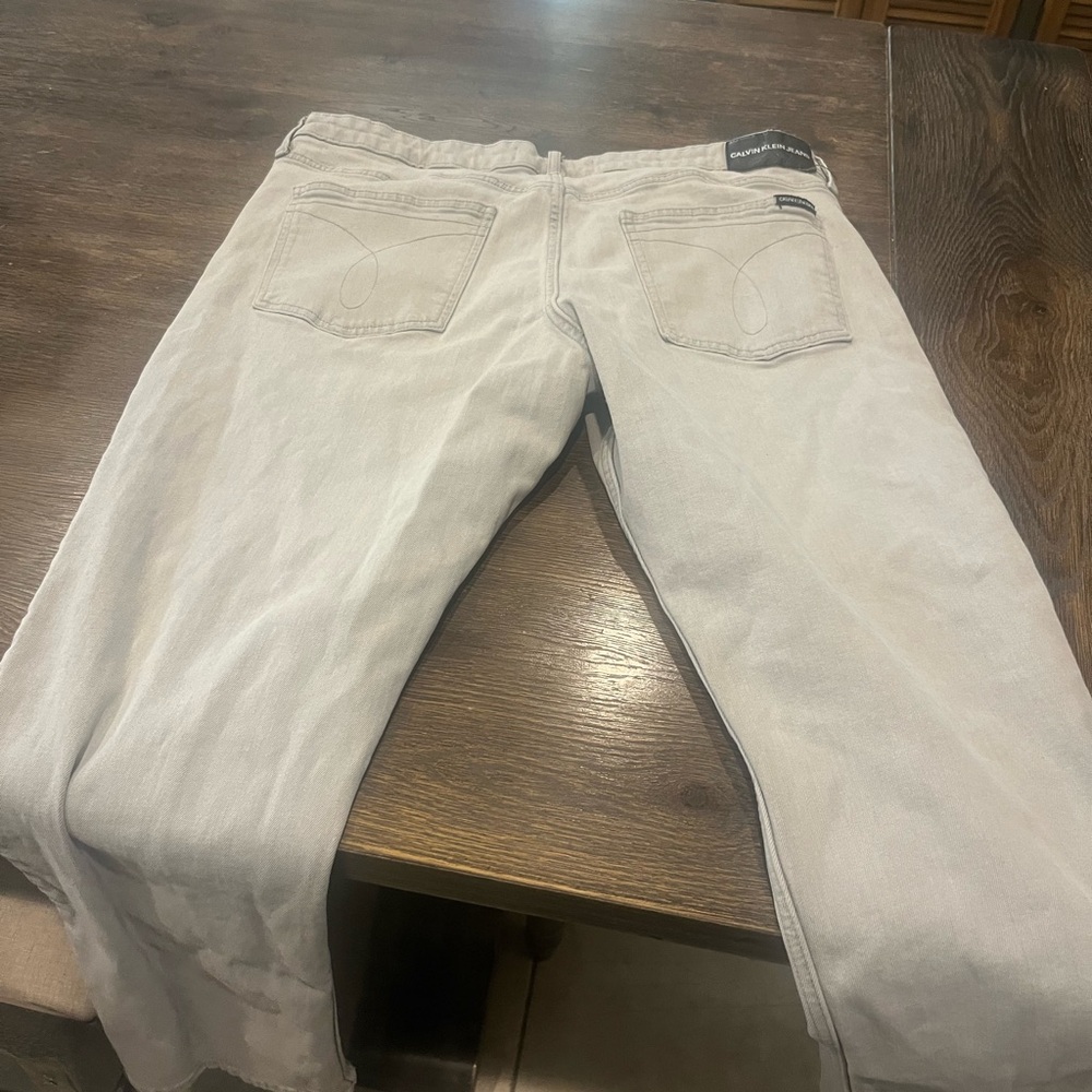 Calvin Klein Jeans Men's Soft Gray Straight Leg